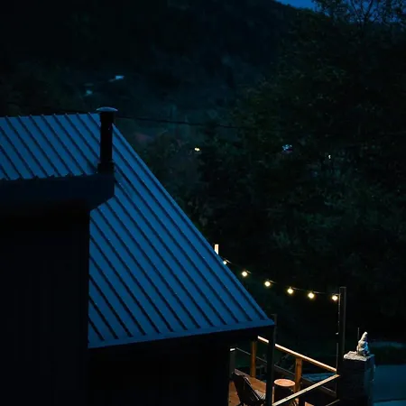 Mountain Tea Lodge *