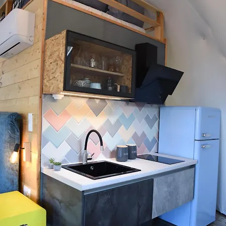 Mountain Tea Pavliani